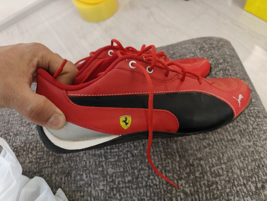 Продам кроссовки PUMA FERRARI