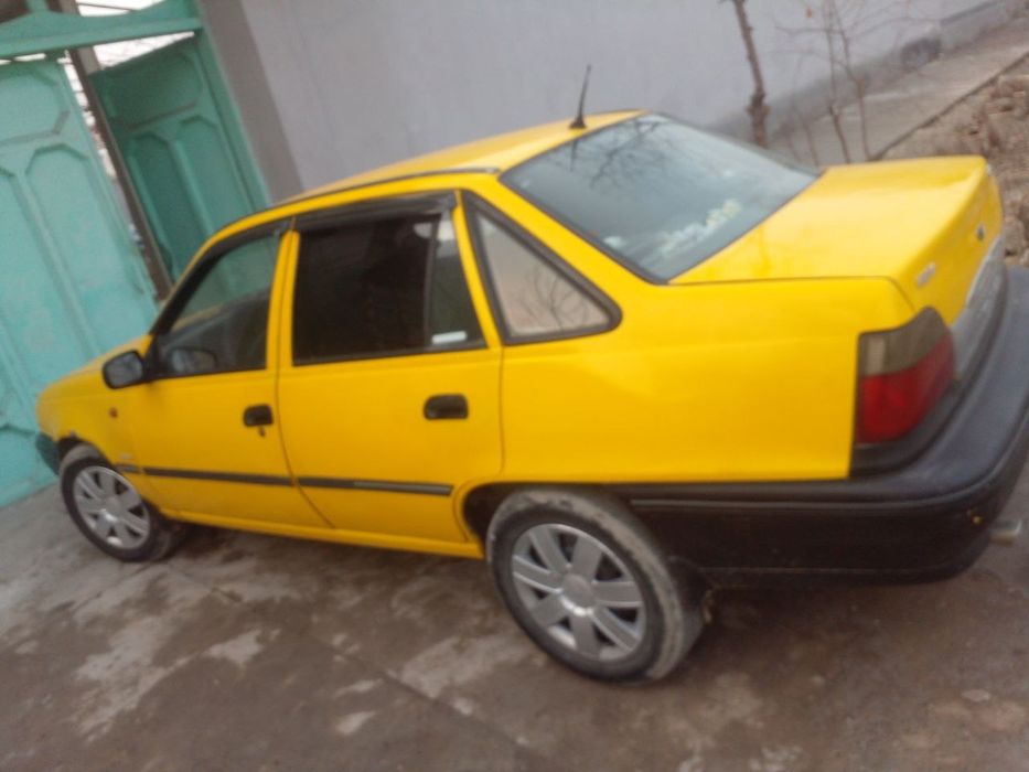 Нексия 1 сотилади