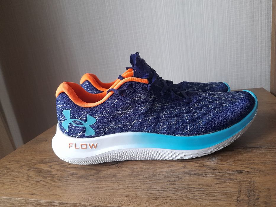 Under armour маратонки 43 номер.