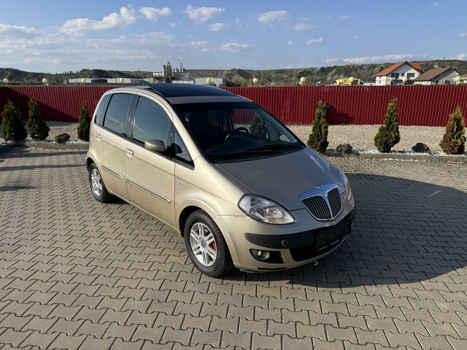 LANCIA MUSA AUTOMATA 1.3 DIESEL DOTATA ABSOLUT FULL  partial piele panorama senzori pilot jante fara rugina arata si merge impecabil recent adus in RO