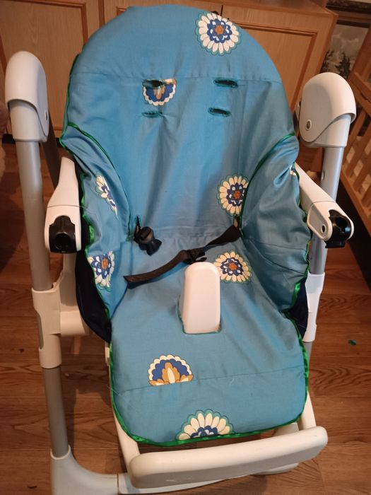 Стульчик малышу для еды и сна