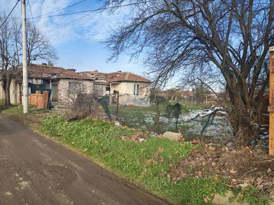 Продавам къща в село.Капитан Андреево