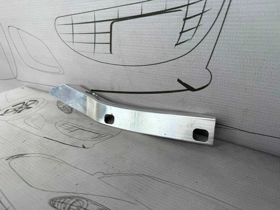 Suport / Ghidaj / Ranforsare Radiator Stângă BMW M5 2013 / 2011-2016 Cod OEM 17118049255 (5C2)