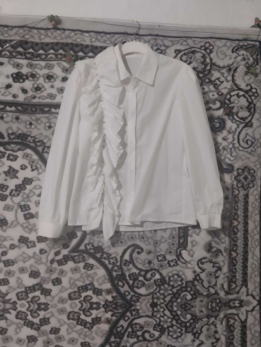 Ayollar va qizlar kiyimi