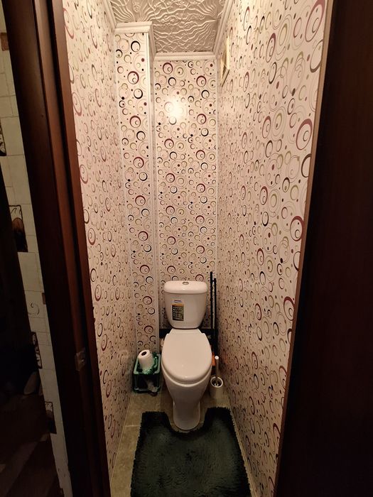 Продам 2 ком квартиру район уюта.