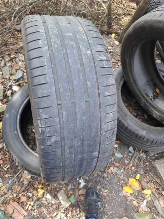 Vand 1 anvelopa 275 35 22 pireli de vara buna