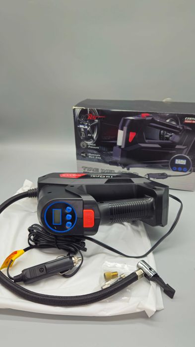 Преносим компресор за гуми CarSun с LED осветление и цифров манометър