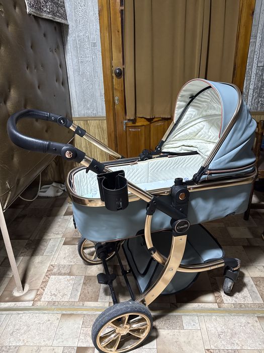 Продам итальянскую коляску