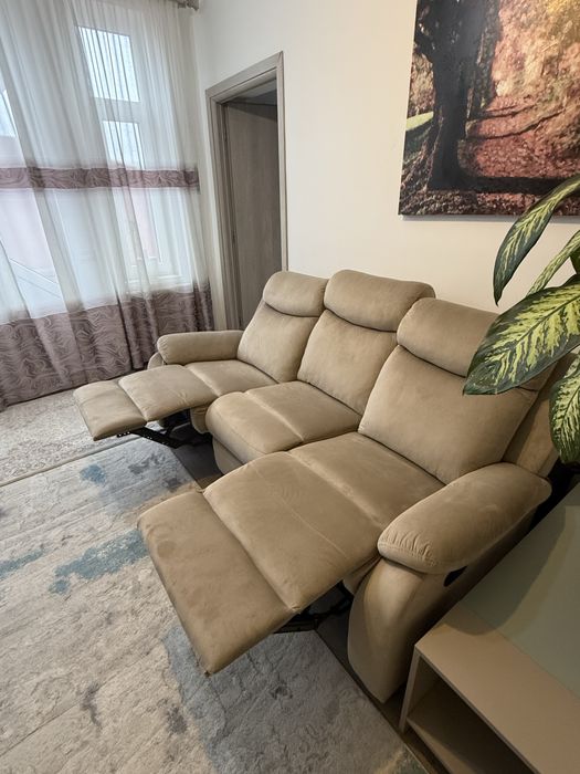 Vand Canapea trei locuri