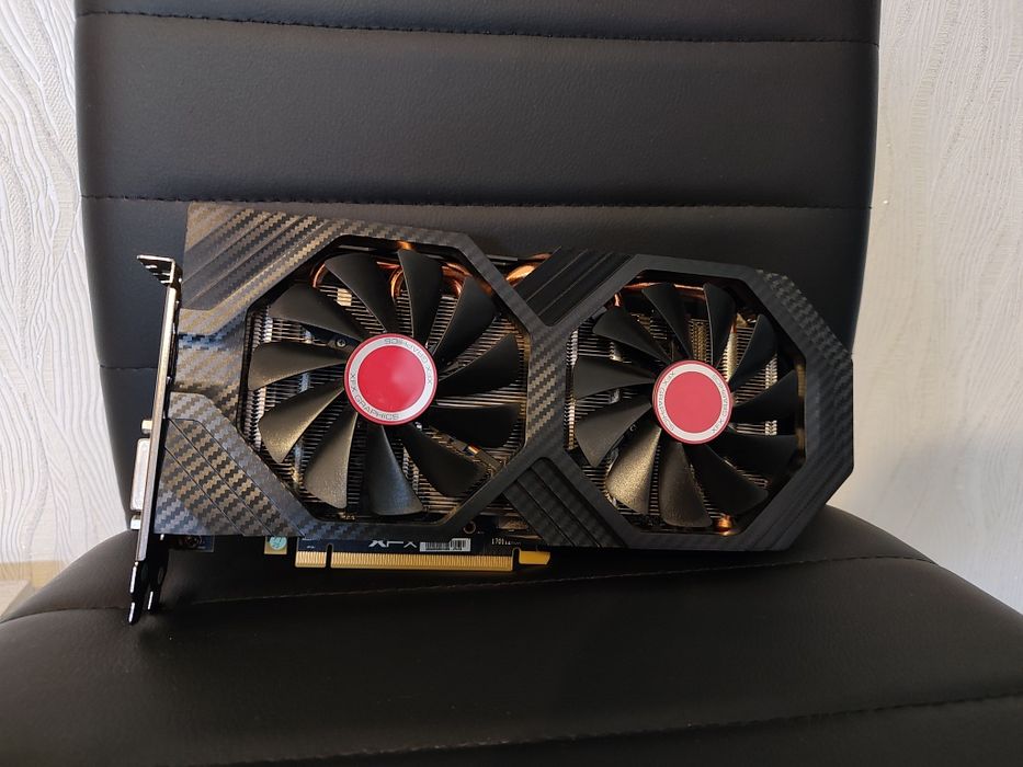 Placa video XFX RX580 8 GB pentru piese sau reparatie
