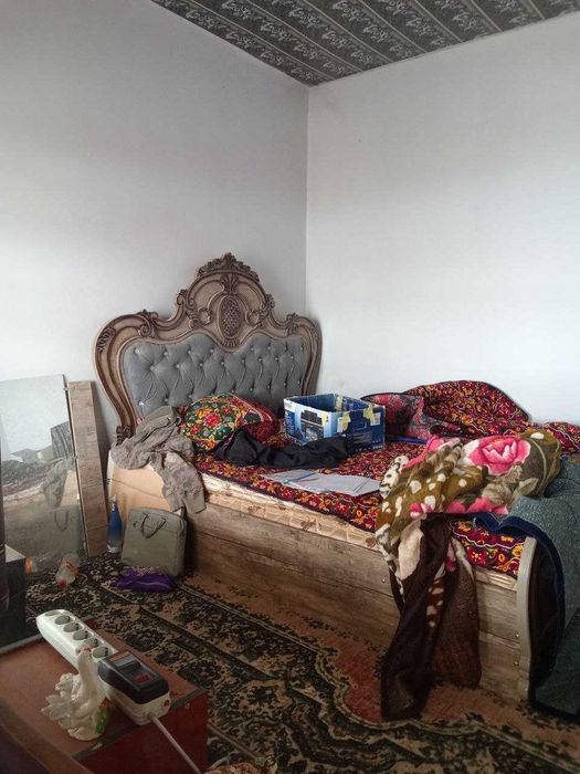 uy sotiladi hamma sharoit mavjud. pul zarurligiga uchun sotilopti