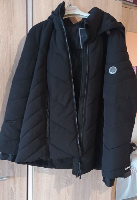 Geaca superba de iarna cu gluga si blanita stufoasa  marime mare