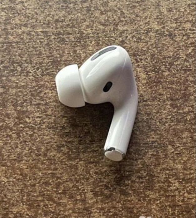 Прадам оригинальный правый наушник airpods pro на запчасти