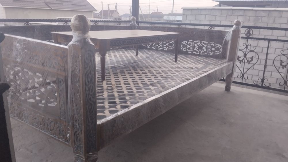 Тапчан и кровать