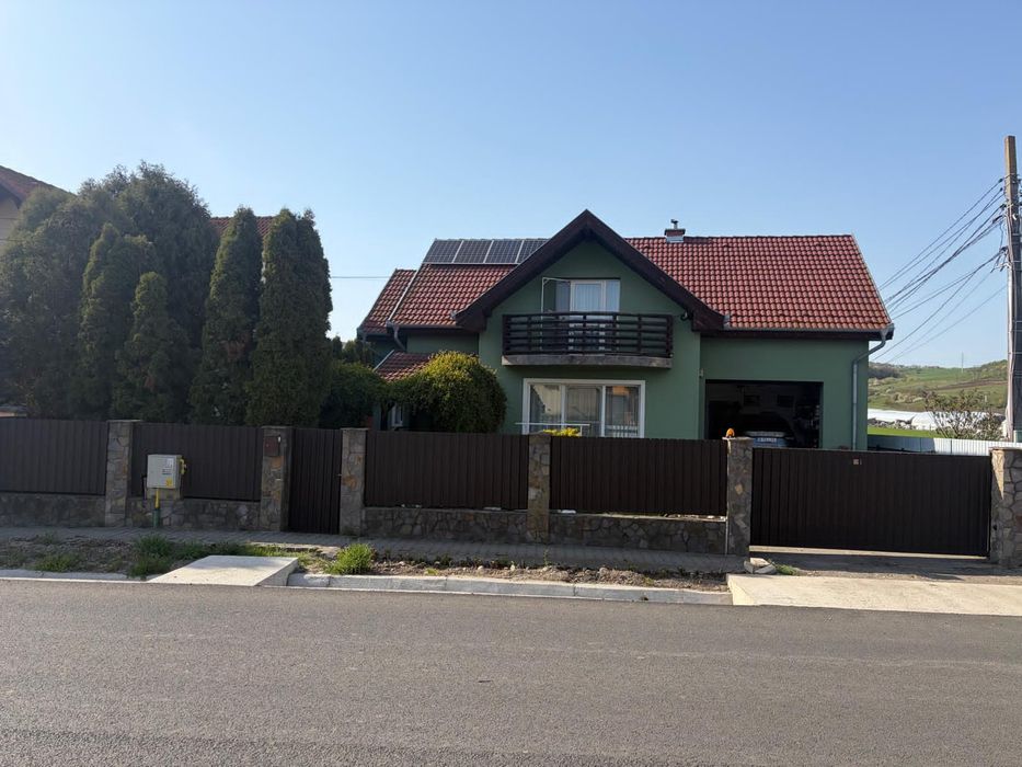Casă spațioasă de vânzare – Sântana de Mureș | Se acceptă și schimb cu apartament + diferență
