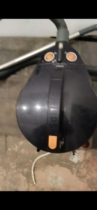 Пылесос моющий б/у срочно!