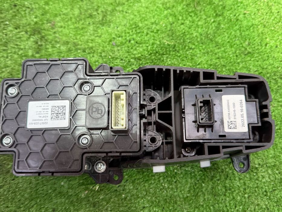 MODUL SCAUNE SI SCHIMB VITEZE FRANA DE MANA HYUNDAI KONA ELECTRIC 2022 2021-2023 COD OEM 467W0K4XXX 467W0K4900 467W0-K4900 93766K4500 93766-K4500 22597009NV 22597-009-NV