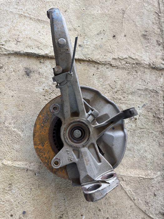 предни макферсони и шенкели главина за мазда 6