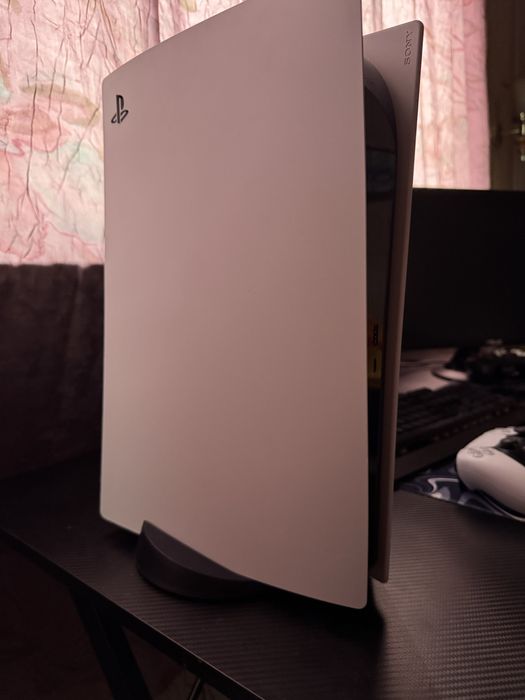 PS5 disk version стойка и контролер + игра по избор