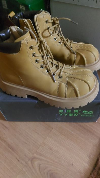 Детские ботиночки продам