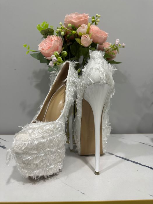 Туфли на высоком каблуке 34 размер