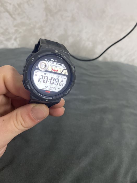 Продам смарт часы Amazfit active edge