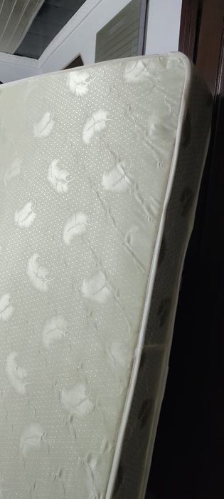 Продаётся матрас 160/200