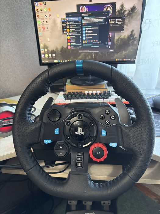 Игравой руль Logitech g29.торг уместен
