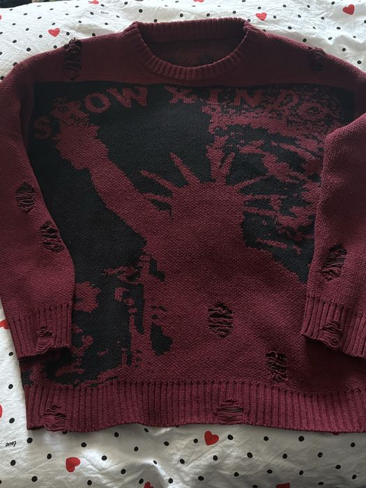 продам свитер с дырочками