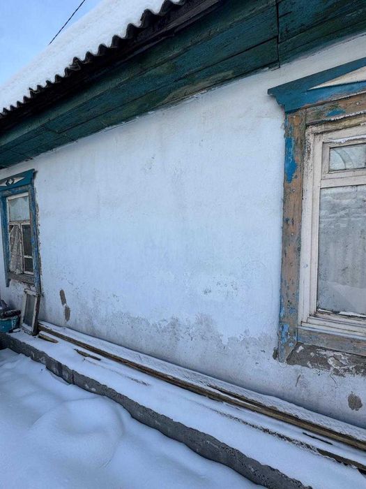 Продаётся двухкомнатный дом. ул. Карманова 22А