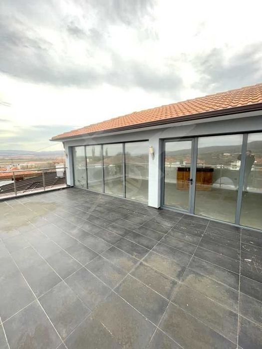 Бизнес имот в Просеник 54987