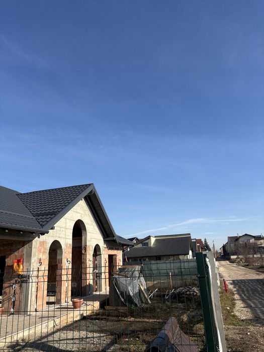 Vand casa la rosu(130mp utili)