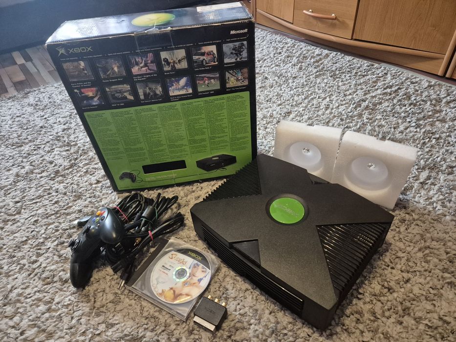 Xbox classic de colectie complet in cutia originală, 1 maneta, 1  joc cadou