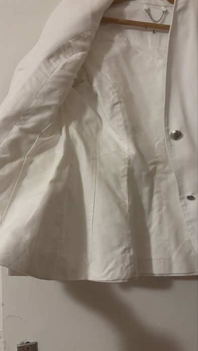 Бяло сако дизайнерско ново