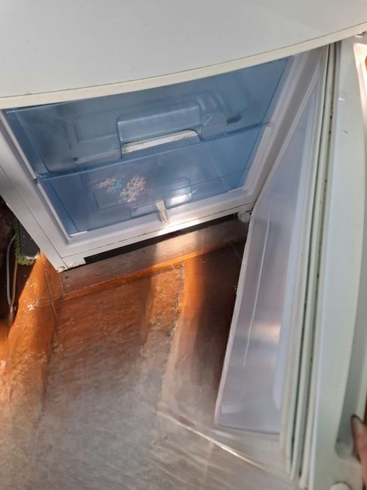 Продам холодильник