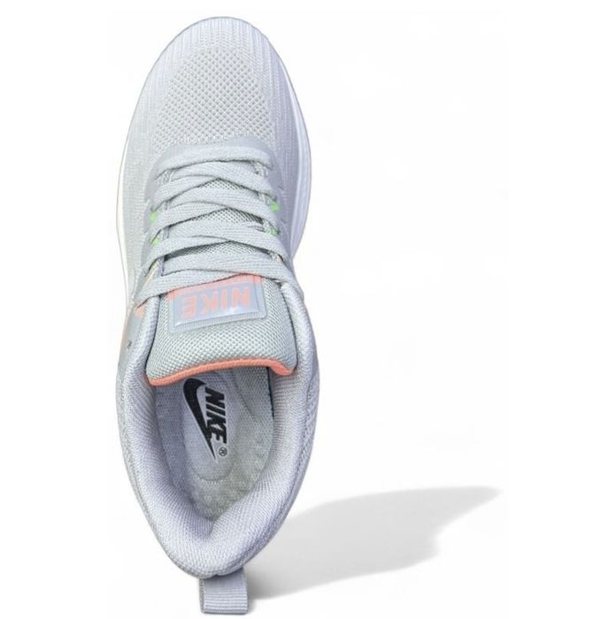 Новые кроссовки NIKE