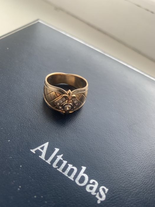 Золотые кольца с бриллантами