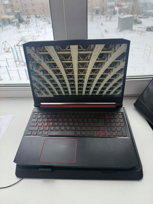 Продам ноутбук игровой мощный