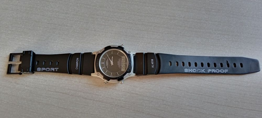 Ретро мъжки часовник Casio AW-45