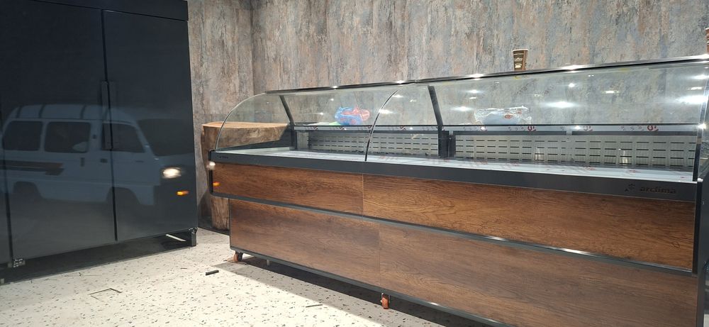 Холодильник витрина