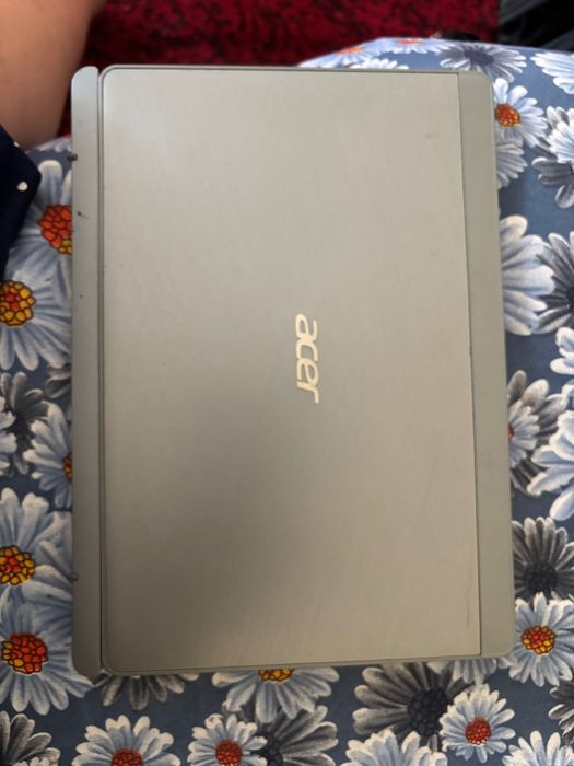 Продаю два ноутбука — HP и Acer