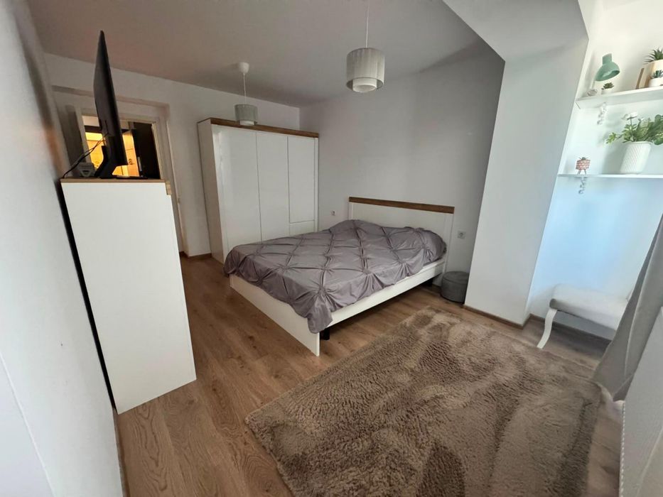 Proprietar, inchiriez apartament 2 cam