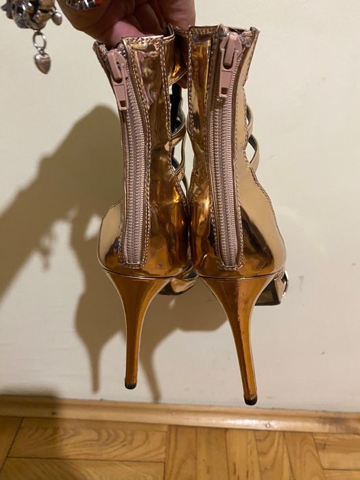 Нови сандали на ток,розово злато,ръчна изработка,10 н