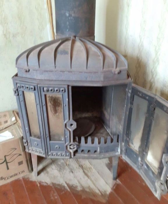 Șemineu fontă masiv.