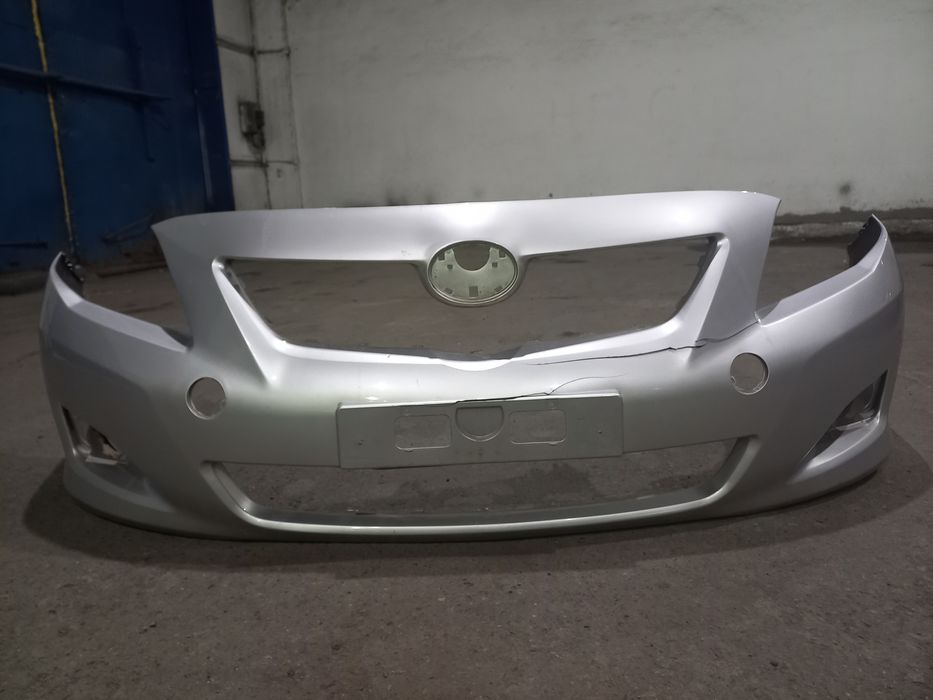 Продам бампер Toyota Carolla
