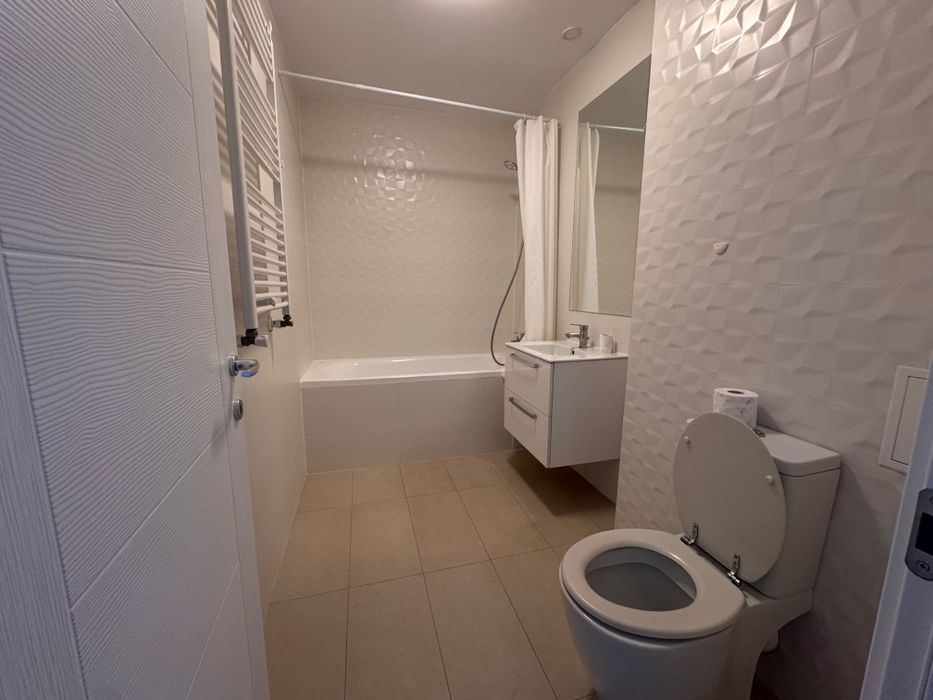 Inchiriez apartament 2 camere Hils Splai,Pallady