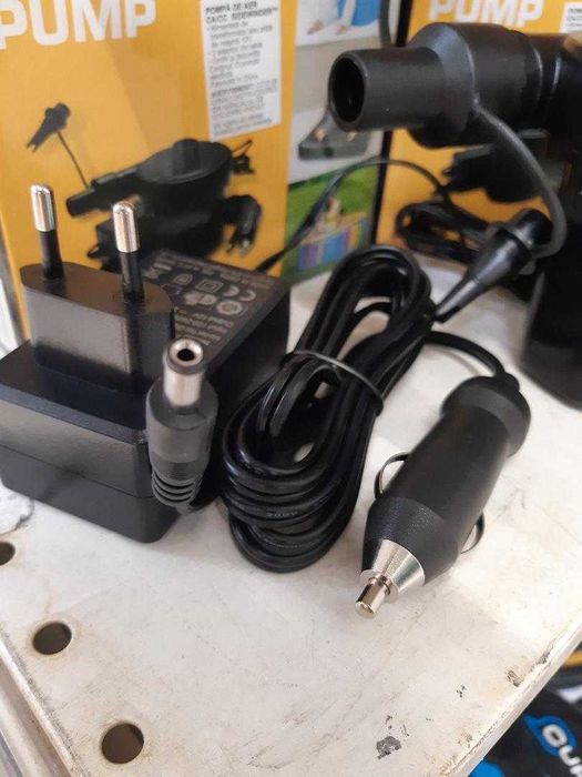 Pompă electrică 12V si 220V pentru umflat/desumflat orice gonflabil