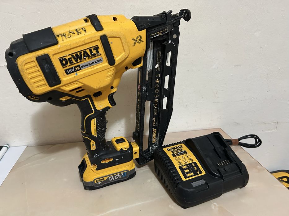 Dewalt DCN 660 pistol de cuie finisaj