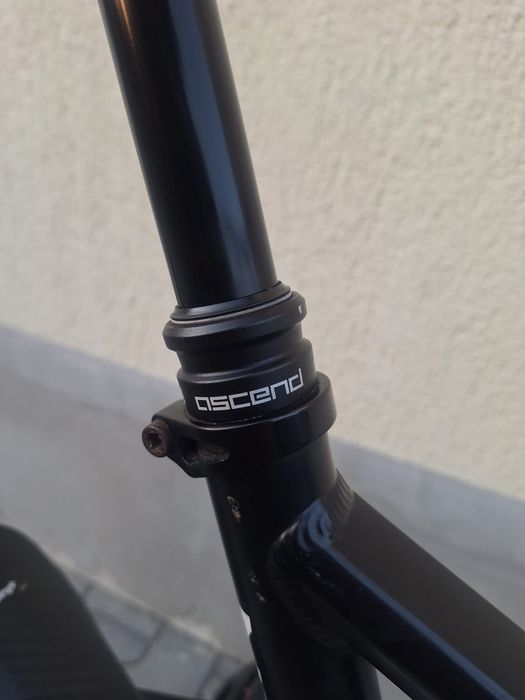 Vând Bicicleta Full suspension Enduro Downhill Mondraker Dune cadru L