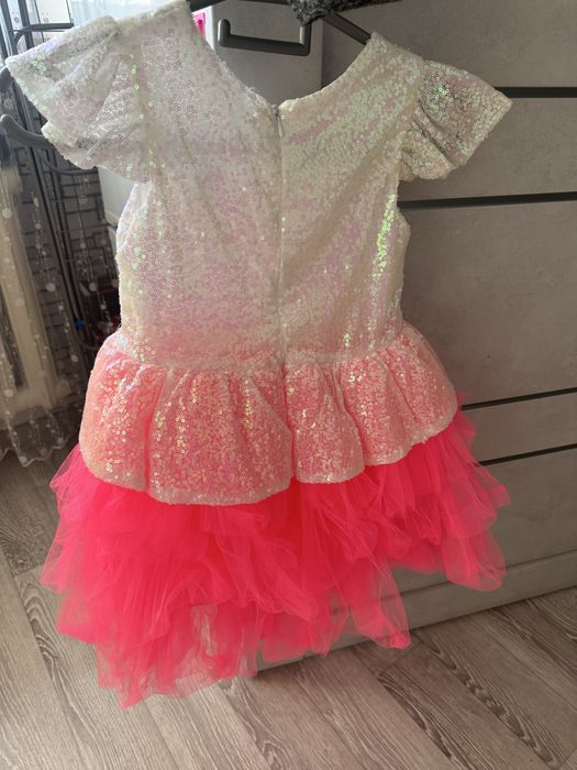 Нарядные детские платья